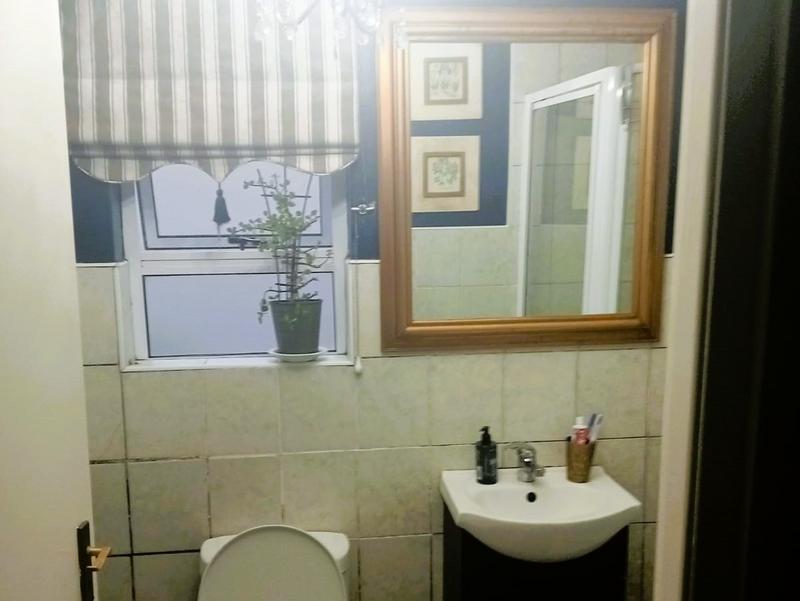 2 Bedroom Property for Sale in Gordons Bay Western Cape